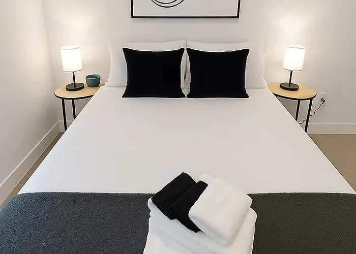 Stylish 4br South Loop State 23-202 *